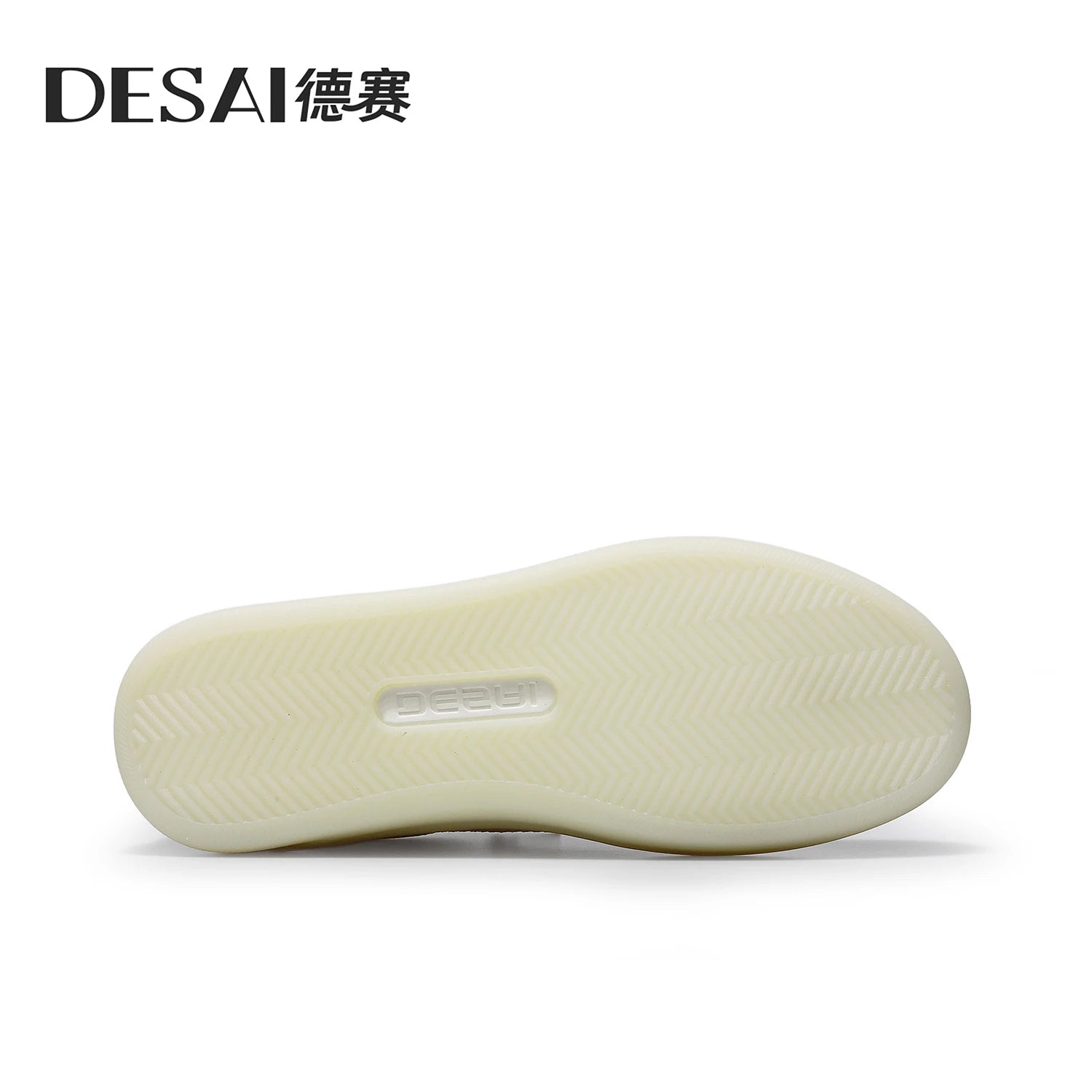 DESAI Breathable casual plimsolls for men; slip-on shoes with soft soles for commuting; white shoes.